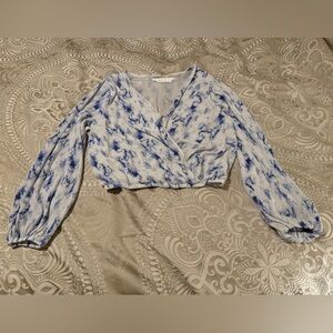 Astr White and Blue Pattern Ribbed Front Hook Long Sleeve Blouse